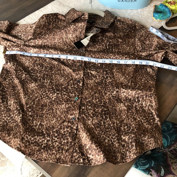 Talbots Ladies Animal print button down shirt Size 16 petite - Picture 6 of 8
